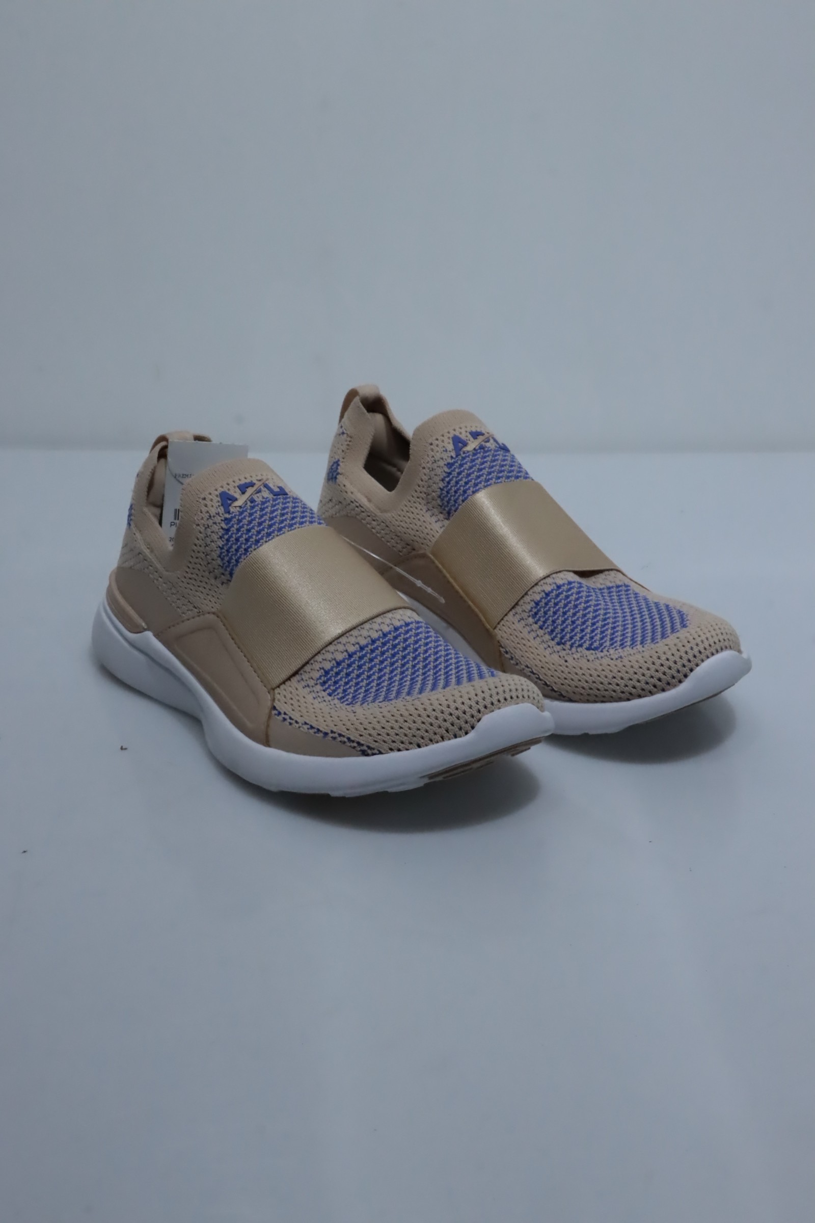 Niña Talla 5(21.5 CM)